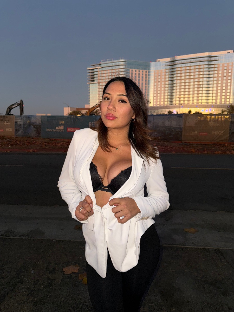 Take a pause and enjoy Ali Cruz — streaming from Cuiaba