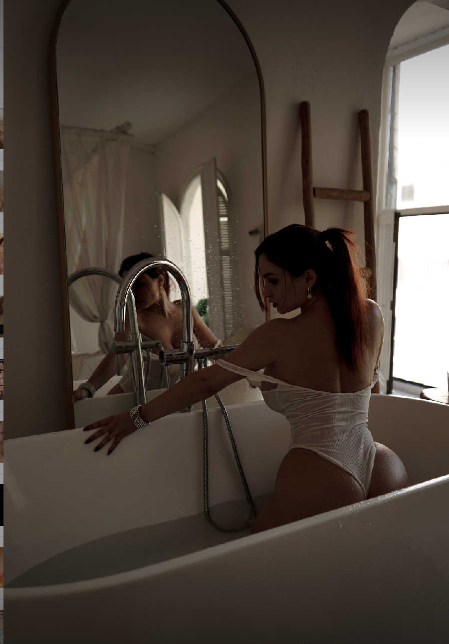 A playful frame from Miranda Faith nude — online in Cuiaba