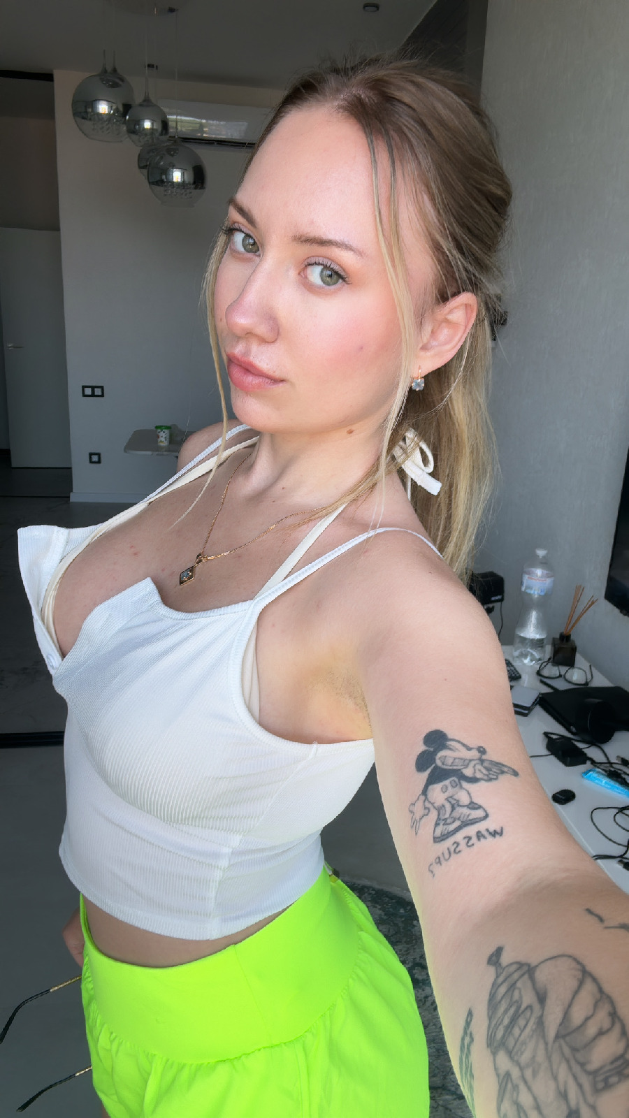 KateV in her underwear in Cuiaba