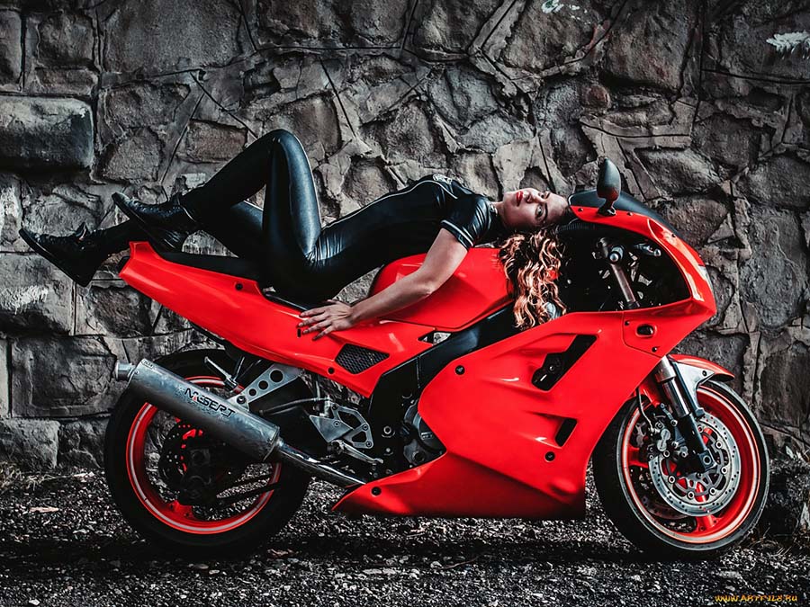 Beautiful girl Beautiful girls and motorcycles in Cuiaba