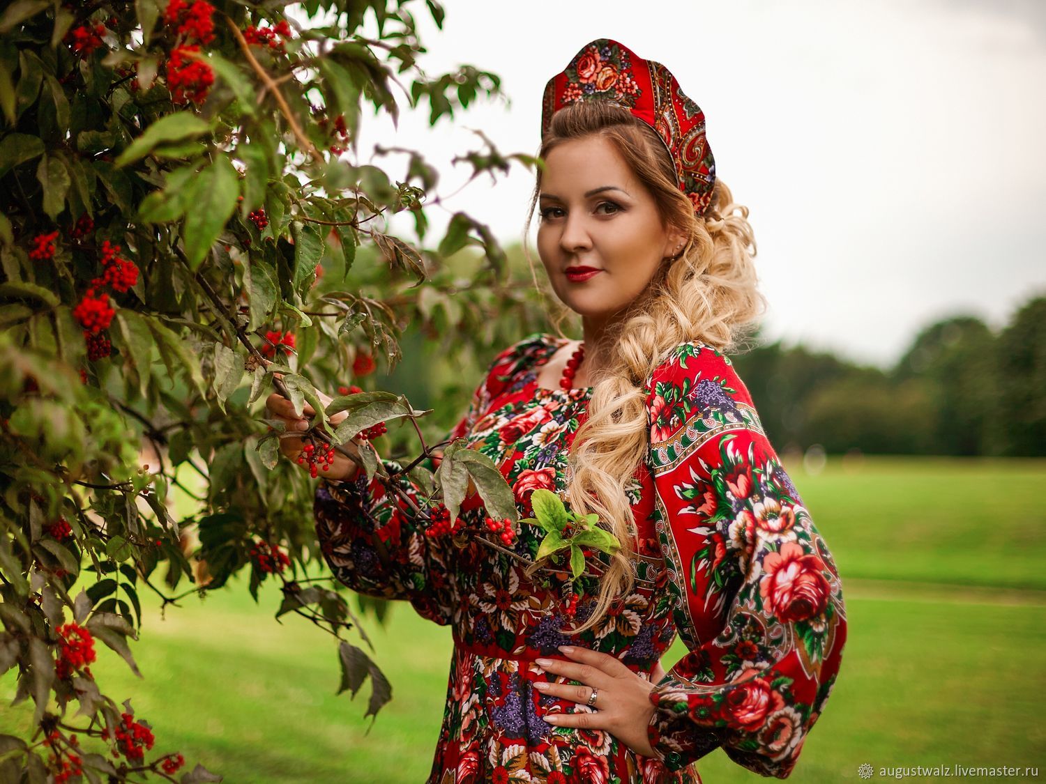 Women in Slavic costumes in Cuiaba