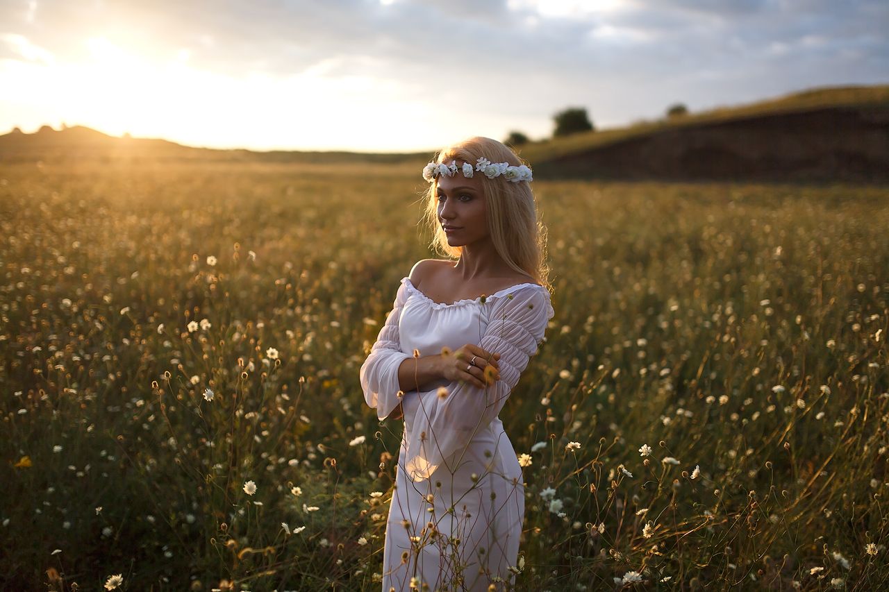 Girls in Slavic costumes in Cuiaba