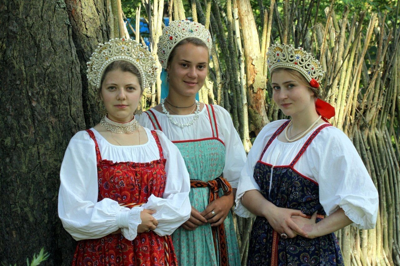 Sexy model Girls in Slavic costumes in Cuiaba