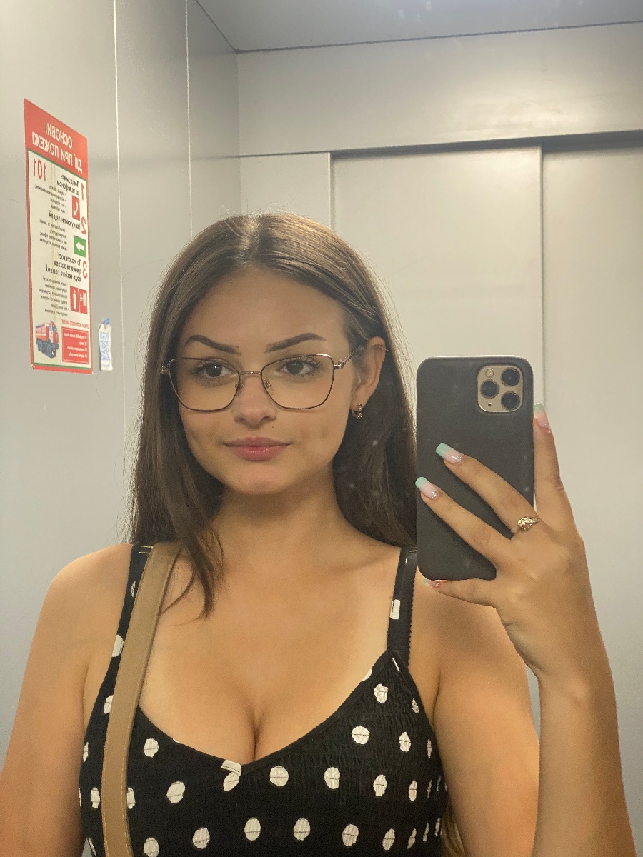 Sexy model Stacy in Cuiaba